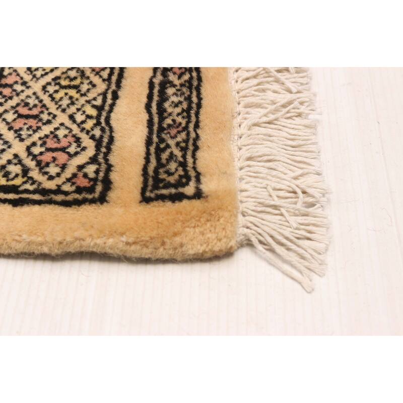 ECARPETGALLERY Hand-knotted Peshawar Bokhara Ivory Wool Rug - 2'8 x 10'6