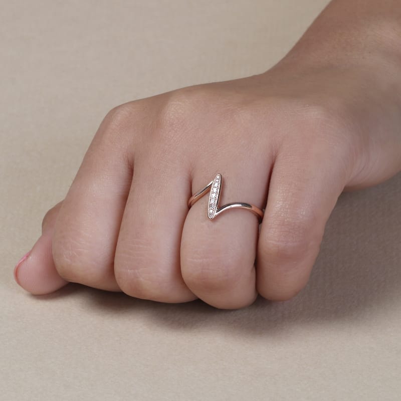 1/20ct TDW Diamond Bypass Fashion Ring in 10k Gold for Women