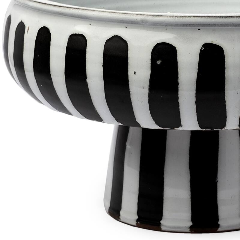 HomeRoots 14" Black And White Ceramic Striped Round Centerpiece Bowl - 14.40 in. x 9.60 in. x 14.40 in.