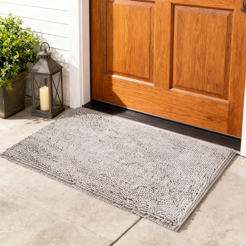 HomeRoots 19" X 30" Gray Indoor Outdoor Chenille Door Mat - 19.00' X '30.00