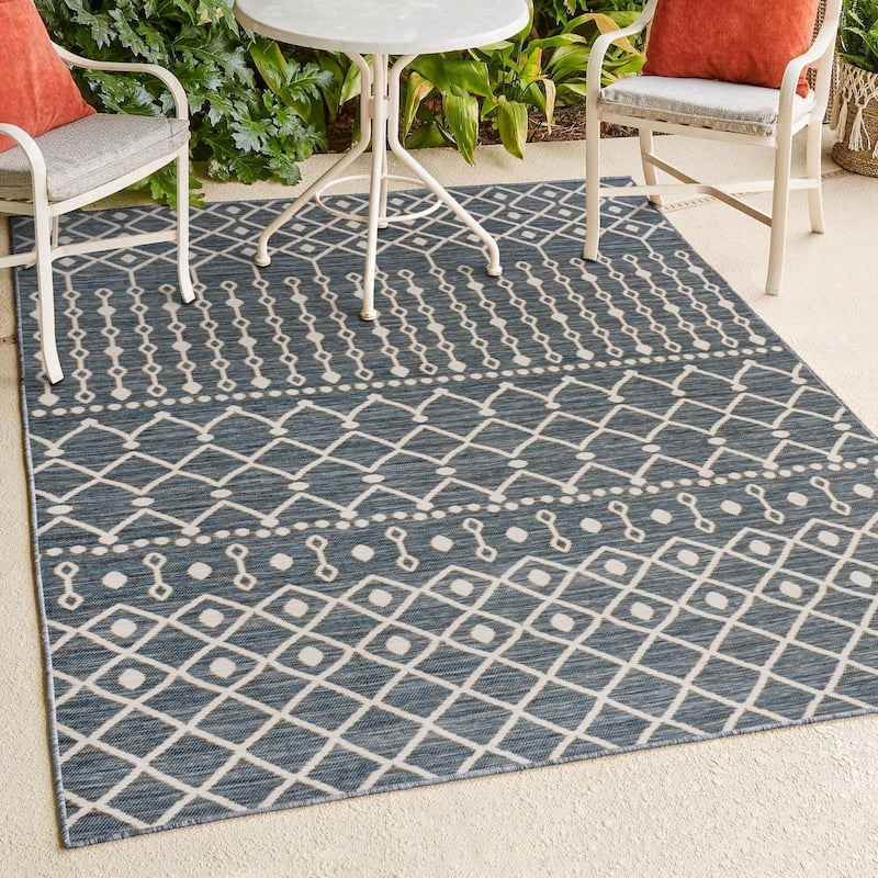 JONATHAN Y Reversible Arielle Modern Geometric Moroccan Machine-Washable Navy/Cream Indoor/Outdoor Area Rug