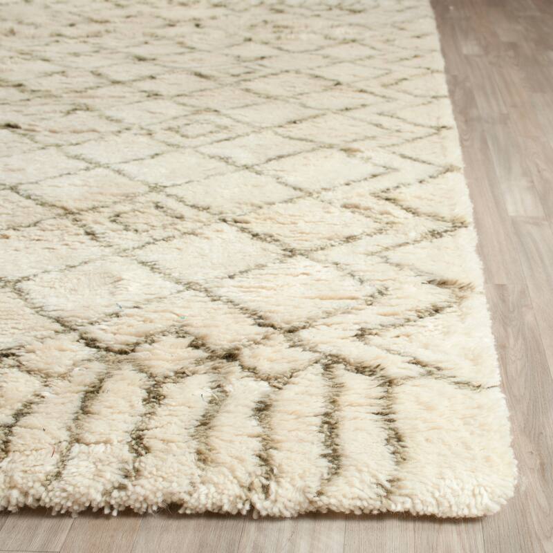 SAFAVIEH Handmade Casablanca Shag Ornella Tribal Wool Rug