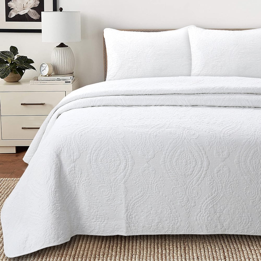 Gracewood Hollow Golding Medallion Cotton Solid (White or Ivory) Quilt Bedding Set