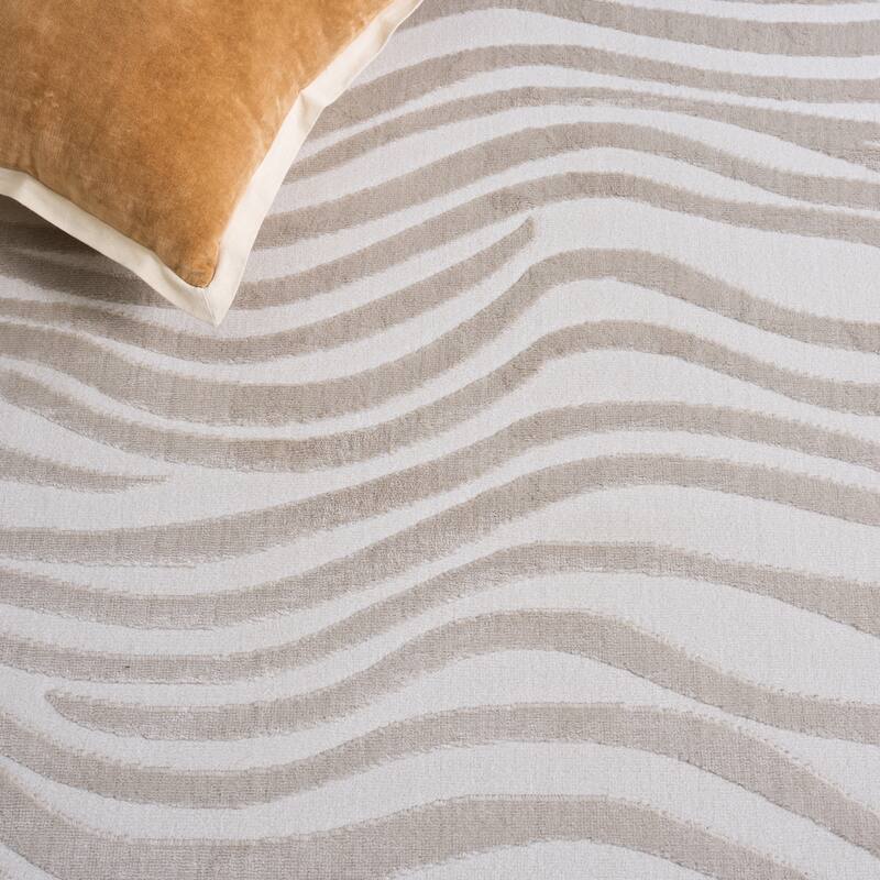 SAFAVIEH Saylor Fllanza Modern Rug