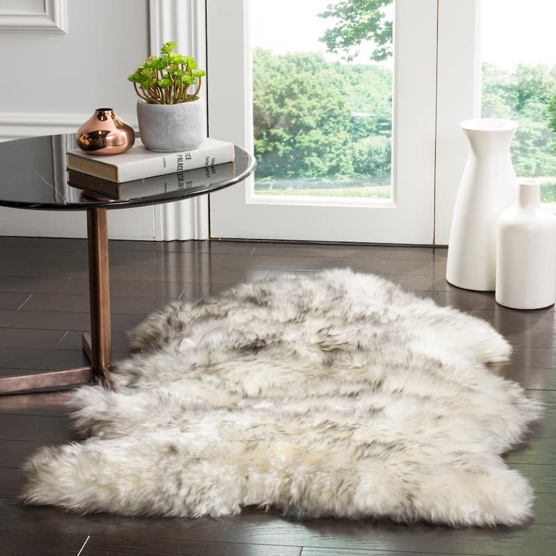 SAFAVIEH Handmade Natural Sheepskin Leanca 3.4-inch Thick Rug - 2' x 3' - Ivory/Smoke Grey - Rectangle