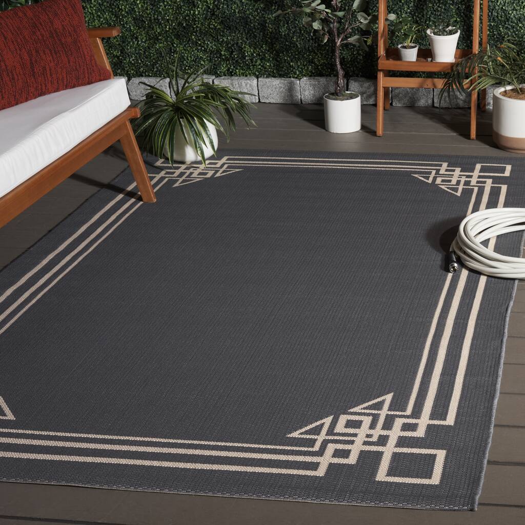 SAFAVIEH Courtyard Gjurga Indoor/ Outdoor Rug
