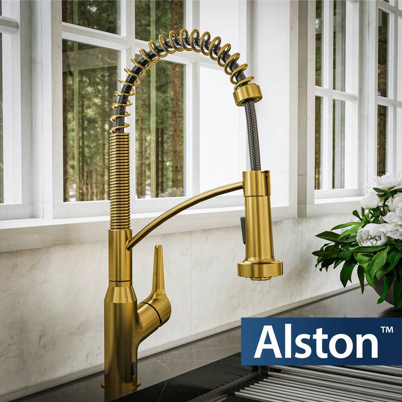 Karran Scottsdale Touchless Single-Handle Pull-Down Sprayer Kitchen Faucet
