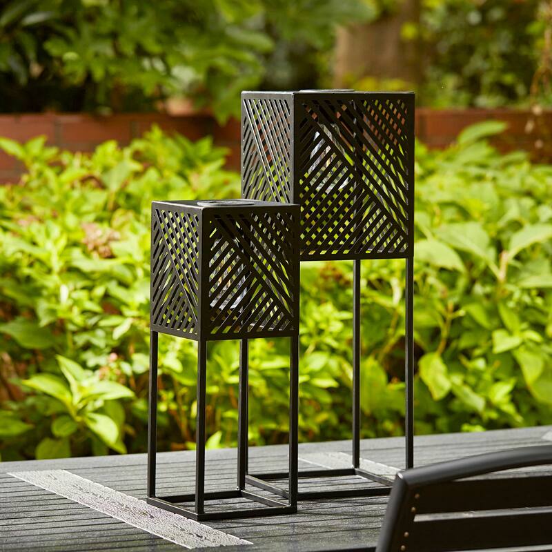 Glitzhome Set of 2 Outdoor Geometric Black Metal Solar Standing Lanterns with Bulb