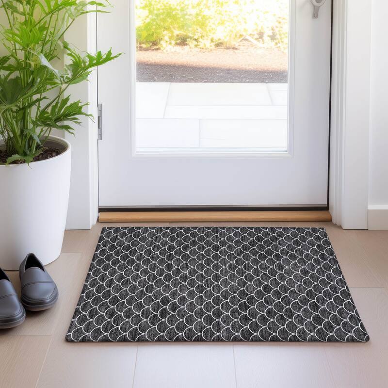 Premium Washable Super Soft Geo Scallops Mayfield Rug - Black - 1'8" x 2'6"