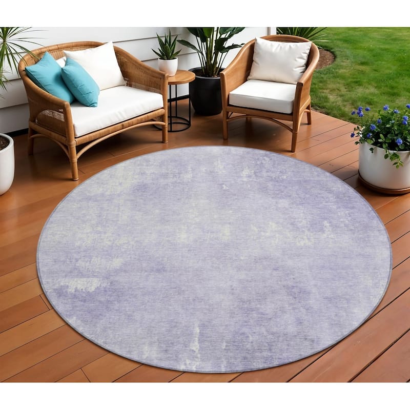 HomeRoots Abstract Transitional Rectangle Outdoor Rug - 8' Round