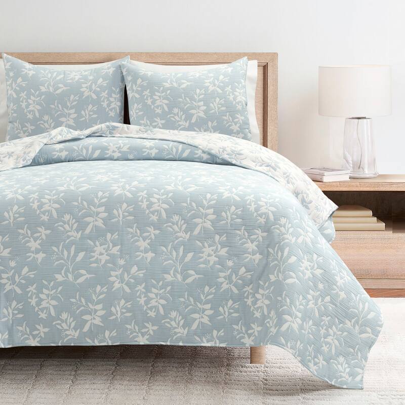 Lush Decor Floral Jacquard Reversible Soft Matelasse Quilt 3-Piece Set - Blue - California King