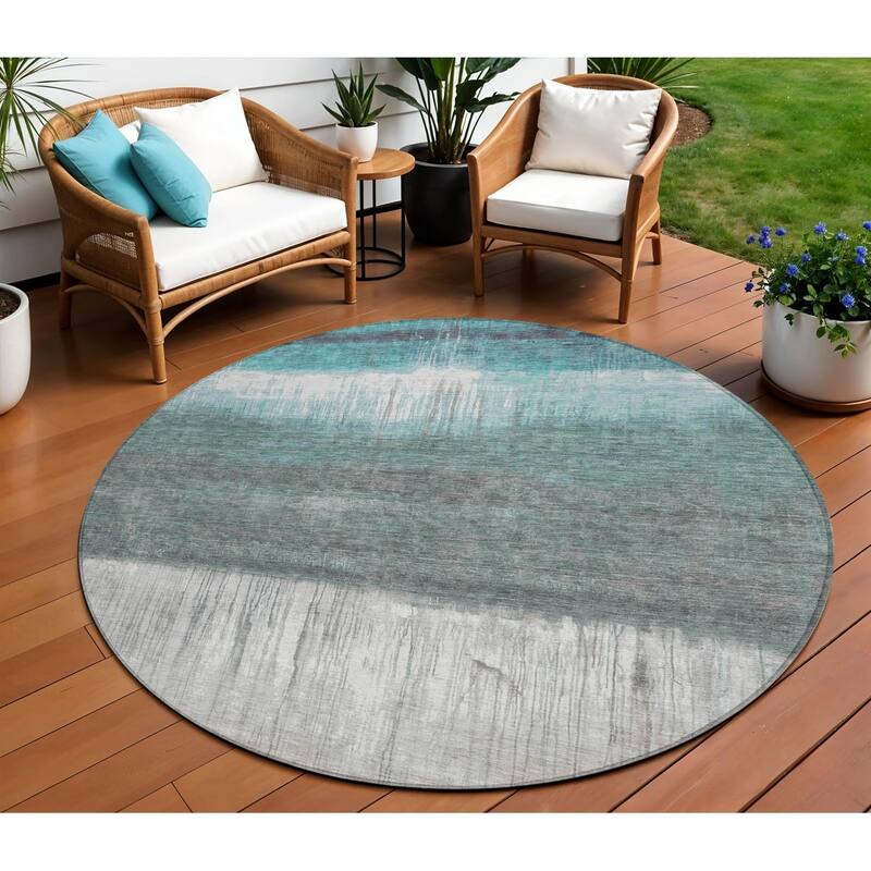 HomeRoots Abstract Transitional Rectangle Outdoor Rug - 8' Round