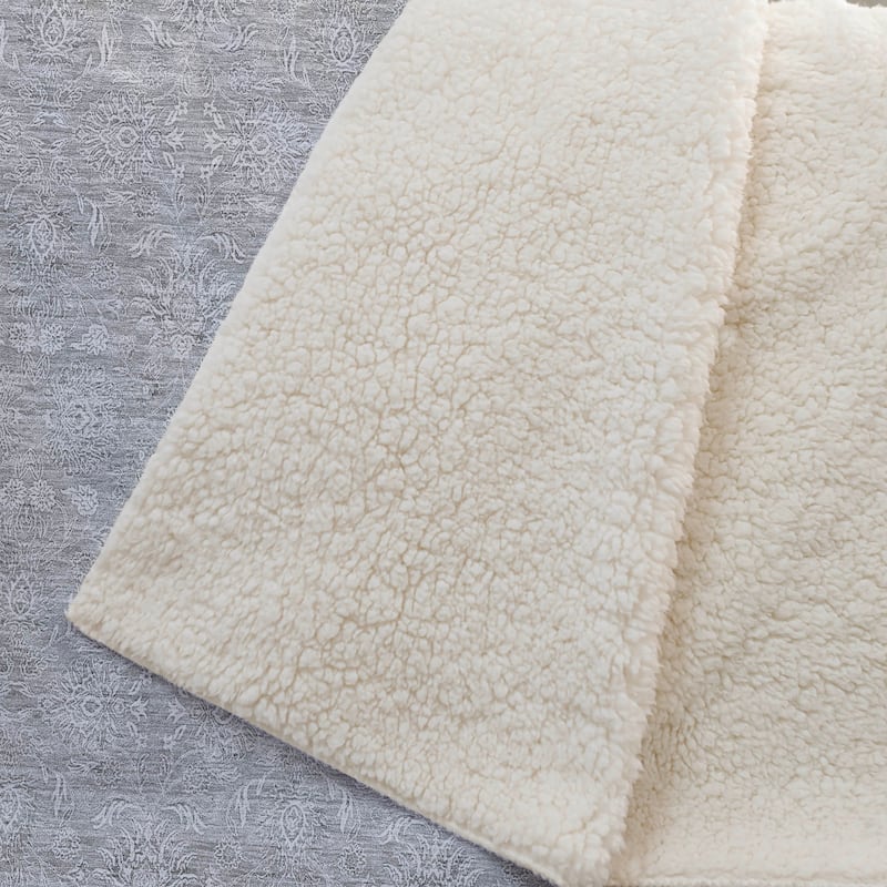 Premium Machine Washable Classic Traditional Sherpa Throw Blanket