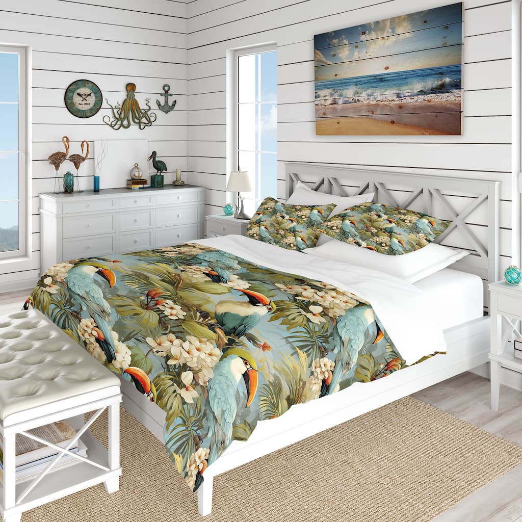 Designart "Tropical Toucan Tropical Pattern II" Floral Bedding Set With Shams