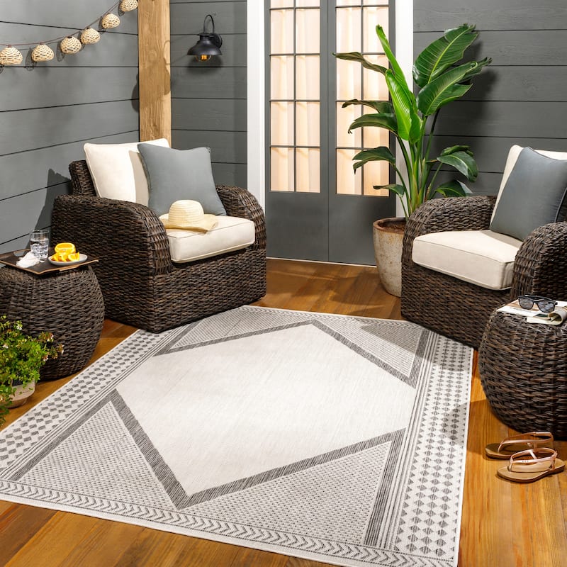 Livabliss Arlon Indoor/ Outdoor Diamond Border Area Rug - 5'3" x 7' - Grey