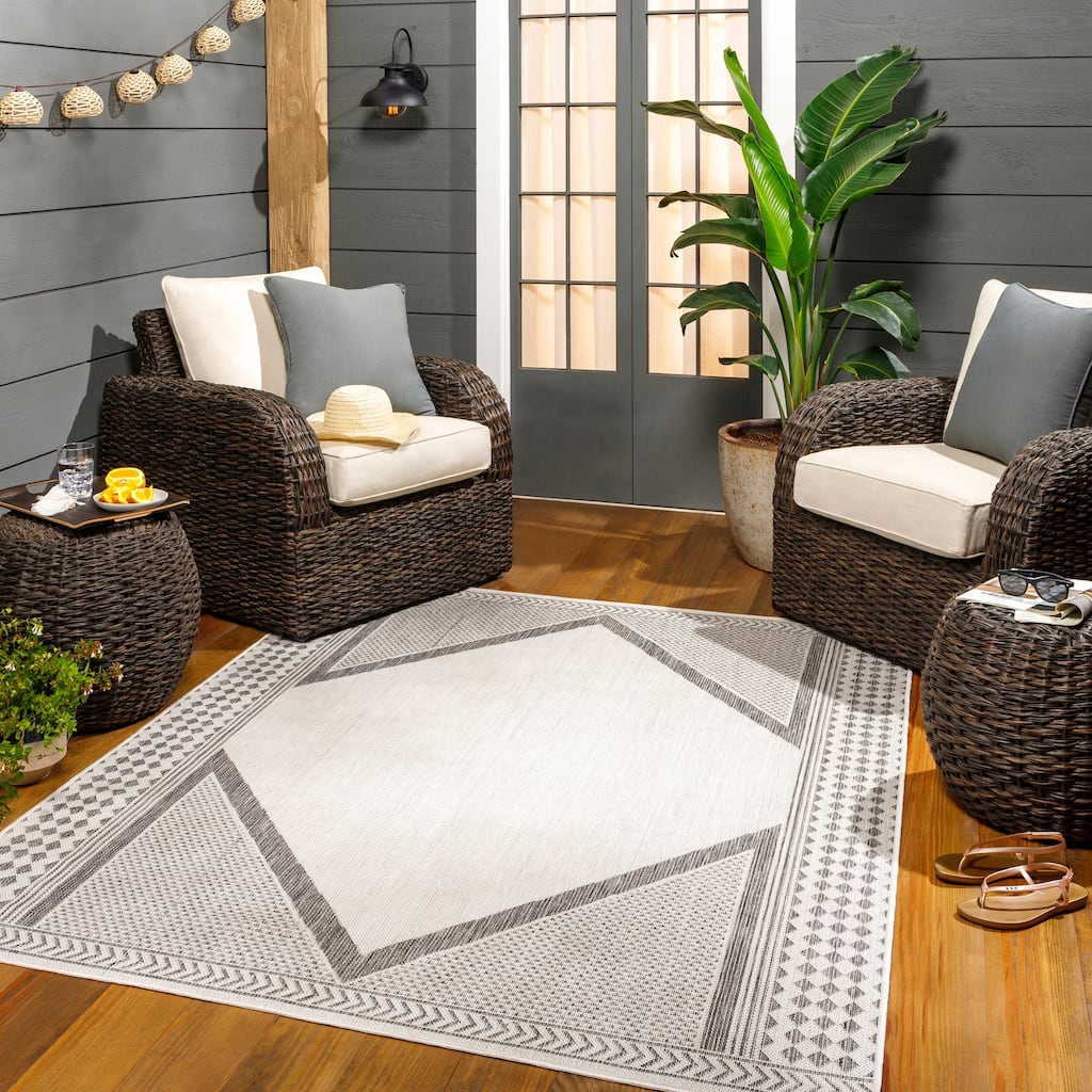Livabliss Arlon Indoor/ Outdoor Diamond Border Area Rug