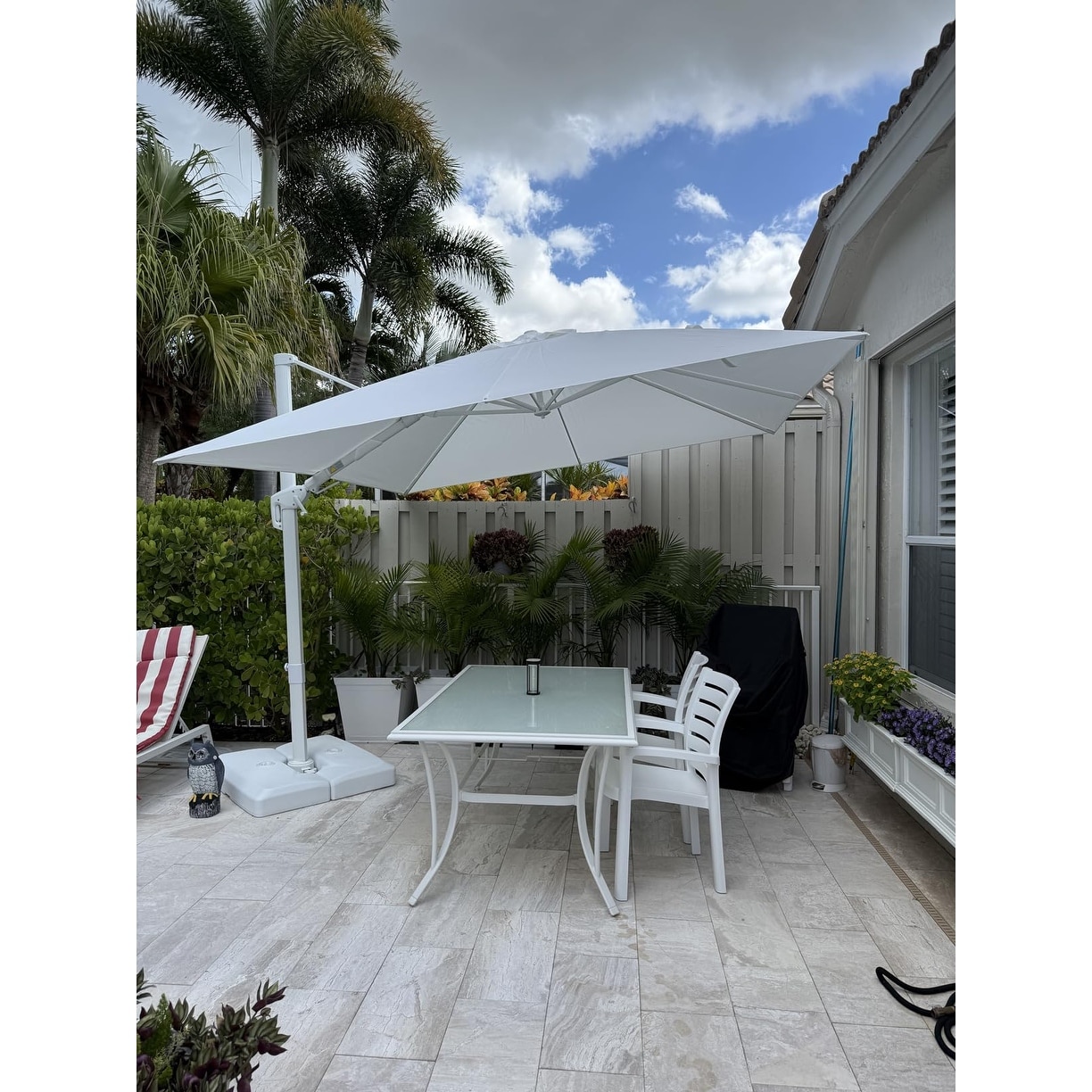 PURPLE LEAF White Rectangle Cantilever Patio Umbrella With Base