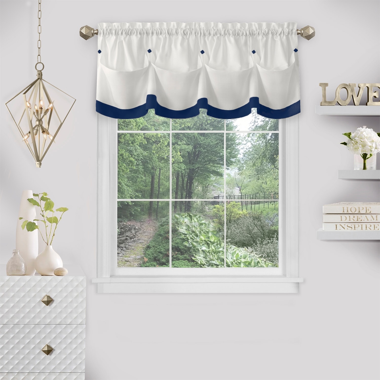 Curtain toppers top