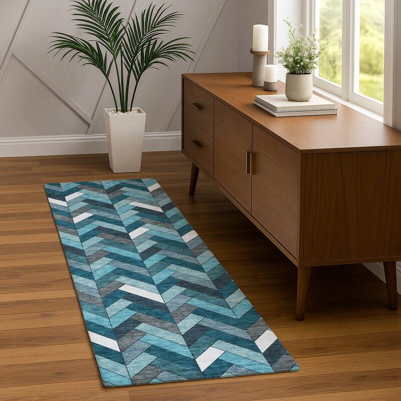 Machine Washable Indoor/ Outdoor Modern Chevron Chantille Rug