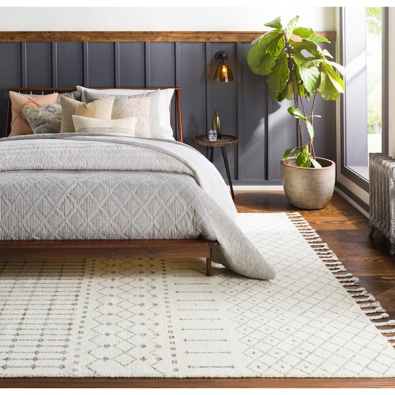 Vijay Handmade Bohemian Geometric Wool Area Rug