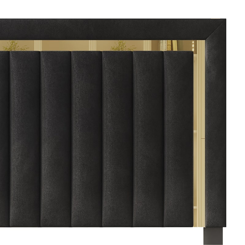 Clayfell Olathe Upholstered Panel Bed