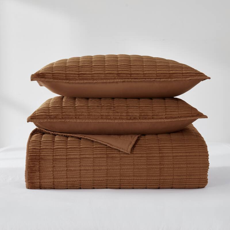 Wonderful Velvet 3 Piece Quilt Set