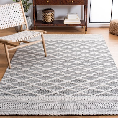 SAFAVIEH Handmade Marbella Theonia Geometric Wool Rug