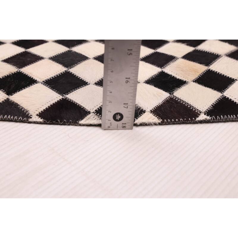 ECARPETGALLERY Handmade Cowhide Patchwork Black, Cream Leather Rug - 7' x 7'