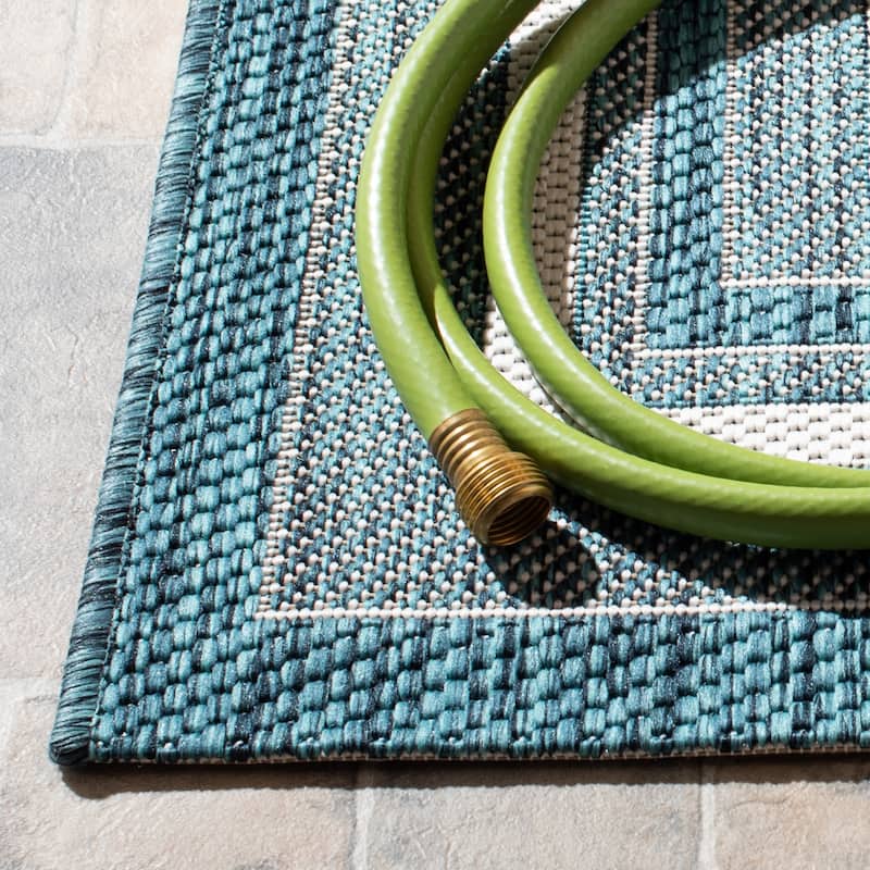 SAFAVIEH Courtyard Vickie Indoor/ Outdoor Waterproof Patio Backyard Rug
