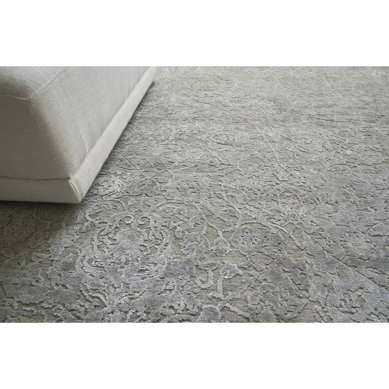 EXQUISITE RUGS Meena Hand-knotted Wool/Silk Silver/Grey Area Rug.