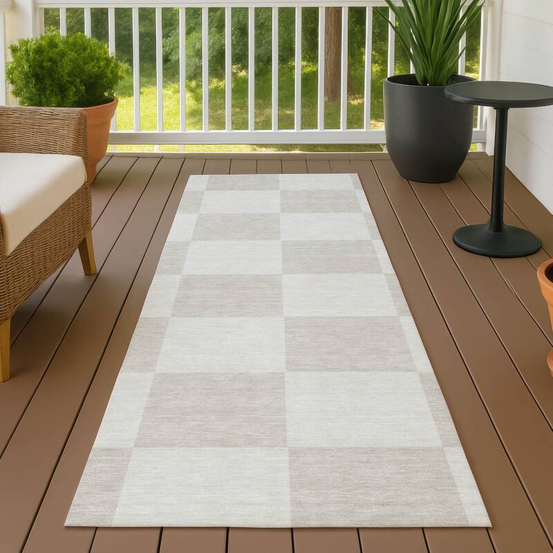Machine Washable Indoor/ Outdoor Modern Checker Chantille Rug - Ivory - 2'3" x 7'6"
