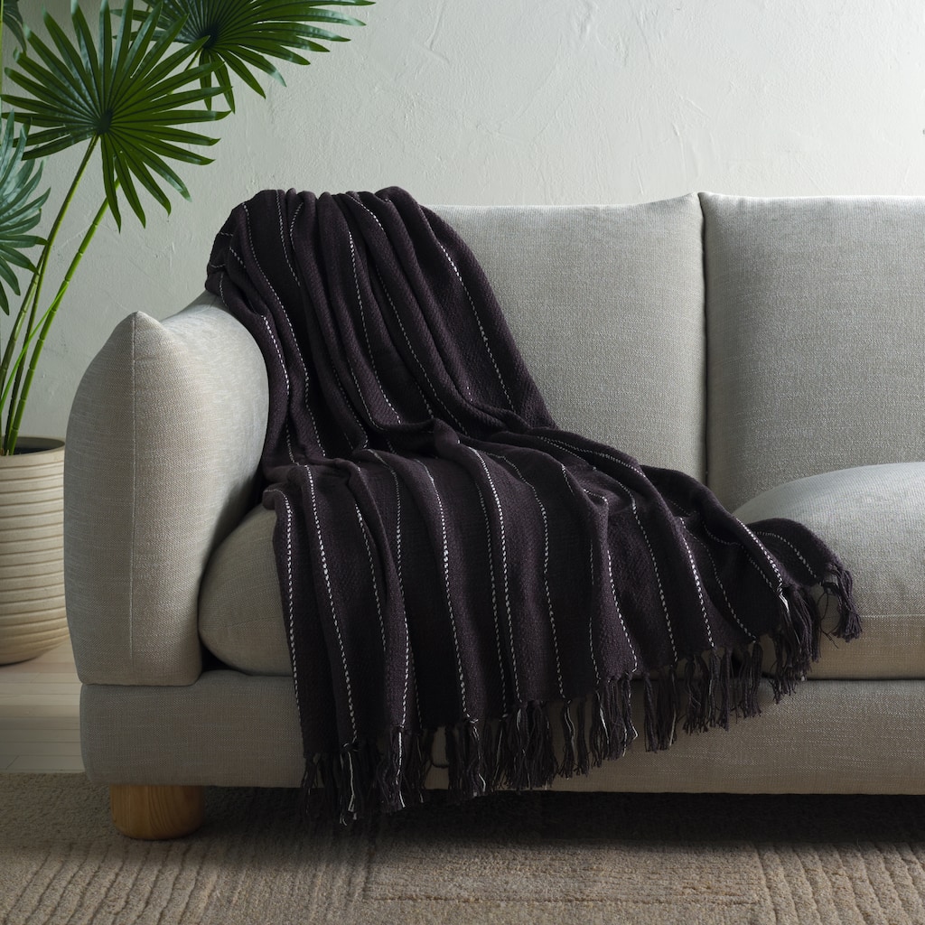 SAFAVIEH Home Sloane 50W x 70L-inch Grey/White Throw Blanket