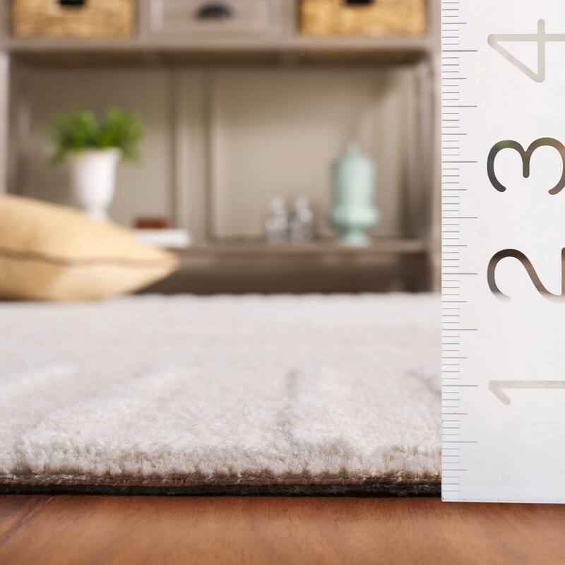 SAFAVIEH Handmade Ebony Alima Wool Rug
