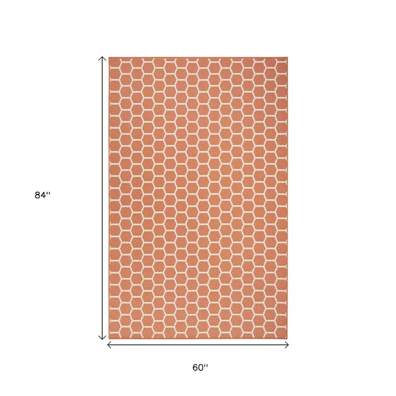 HomeRoots Geometric Modern Rectangle Outdoor Rug - 6' X 9'