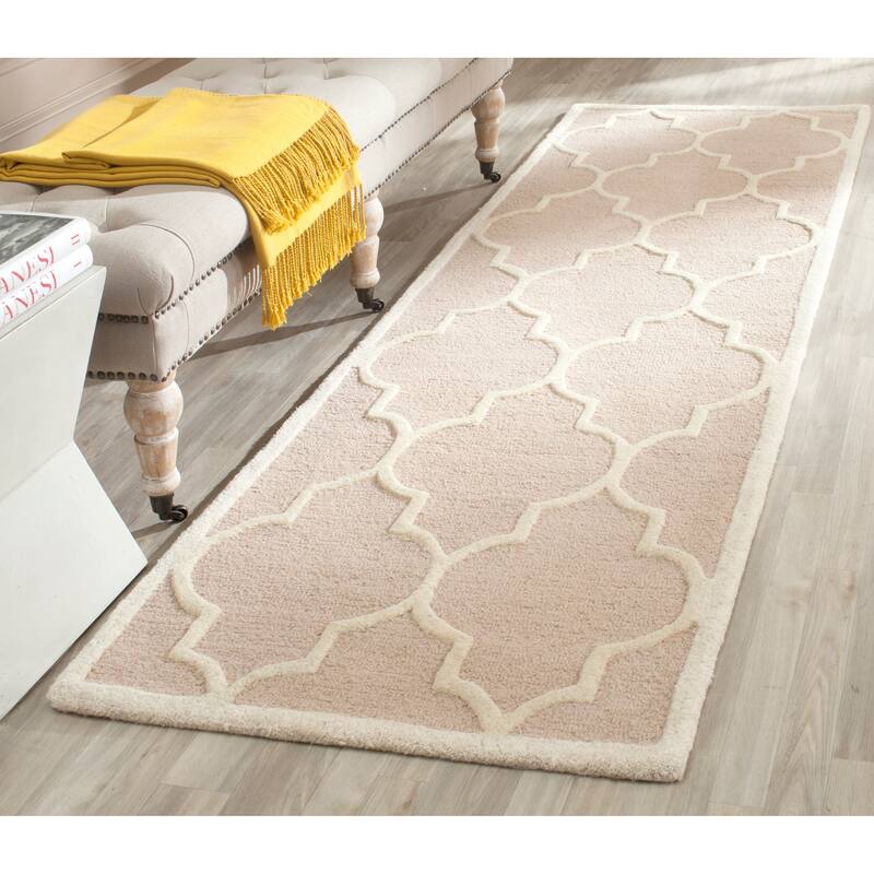 SAFAVIEH Handmade Cambridge Oddny Moroccan Trellis Wool Rug - 2'6" x 16' Runner - Beige/Ivory