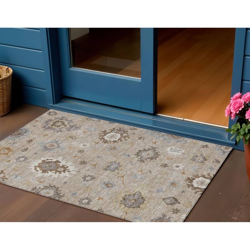 HomeRoots Floral Traditional Rectangle Outdoor Rug - 3' x 5'