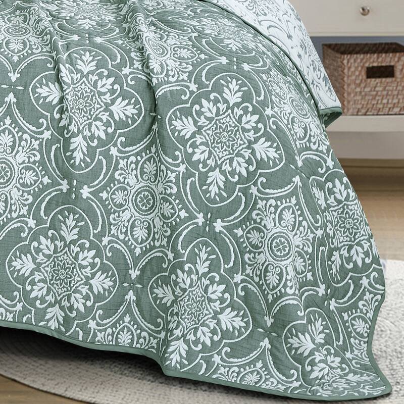 Eshe 3 Pieces matelasse coverlet