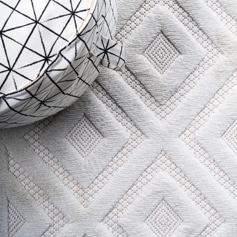 JONATHAN Y Ankara Neutral Diamond Trellis Indoor/Outdoor Area Rug