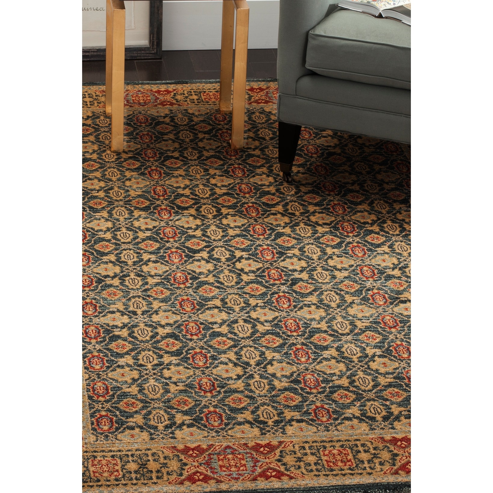 SAFAVIEH Mahal Felipa Traditional Oriental Rug