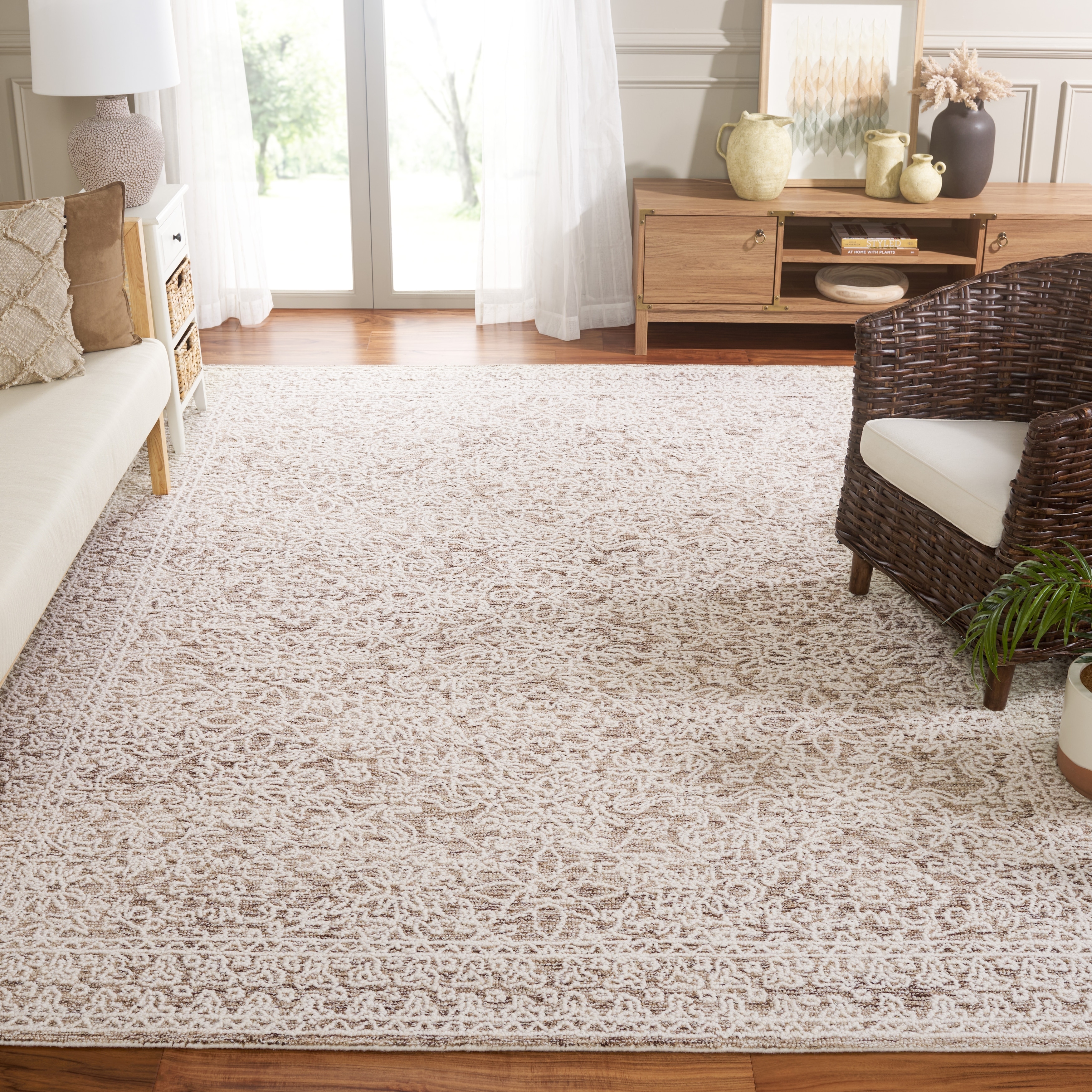 SAFAVIEH Handmade Ebony Imkje Modern Rug