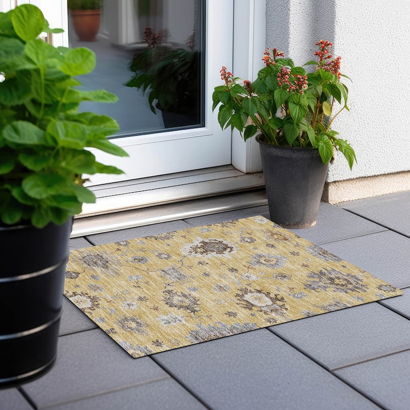 Machine Washable Indoor/ Outdoor Chantille Traditonal Kashan Rug - Gold - 1'8" x 2'6"