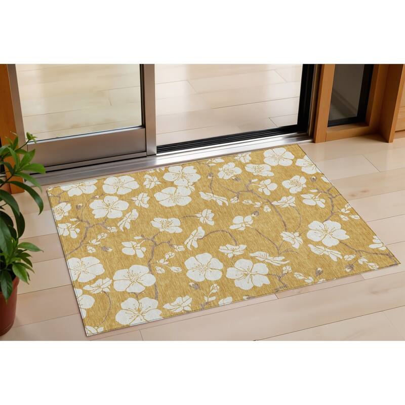 HomeRoots Floral Transitional Rectangle Outdoor Rug - 3' x 5'
