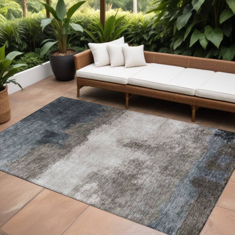 HomeRoots Abstract Transitional Rectangle Outdoor Rug - 10' X 14'
