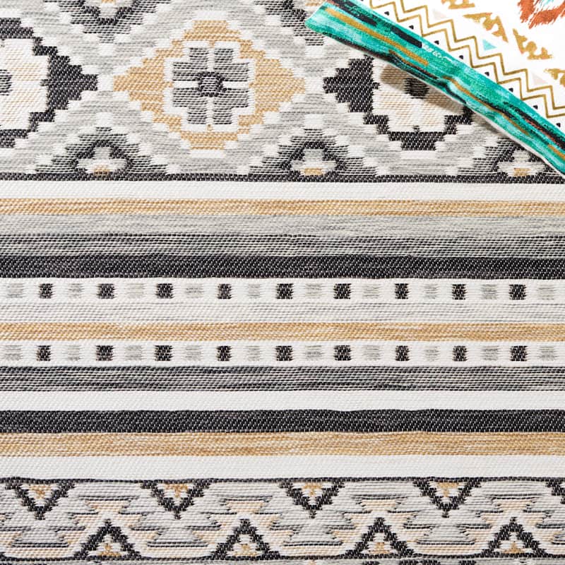 SAFAVIEH Sunrise Lilijana Indoor/Outdoor Waterproof Rug - 2' x 8' Runner
