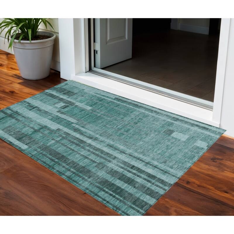 HomeRoots Striped Transitional Rectangle Outdoor Rug - 5' X 8'