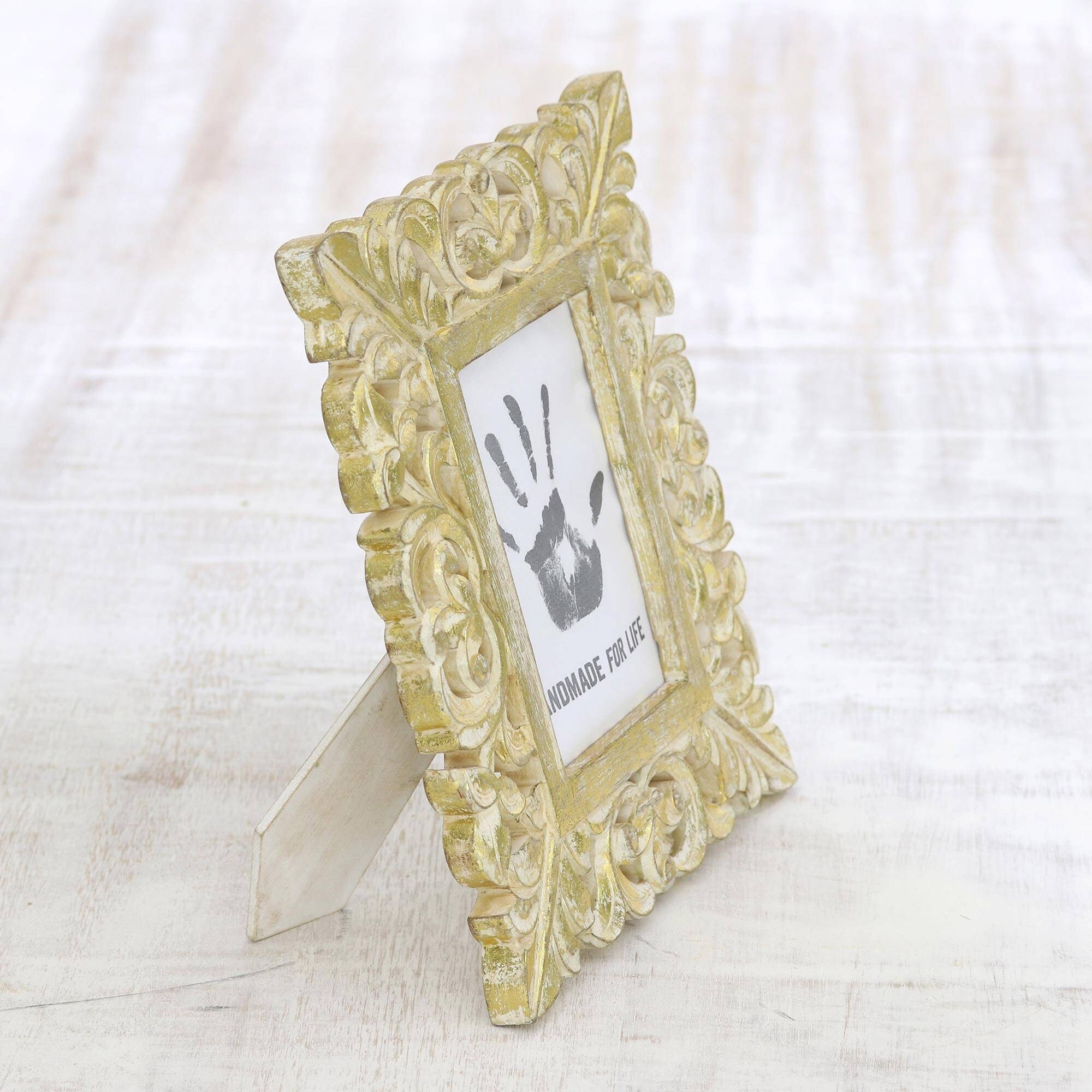 Novica Cornice In Legno Con Foglie Dorate – 4x6 Cm, Artigianale, Vetro Incluso