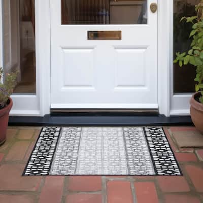 Machine Washable Indoor/ Outdoor Stripe Geo Chantille Rug