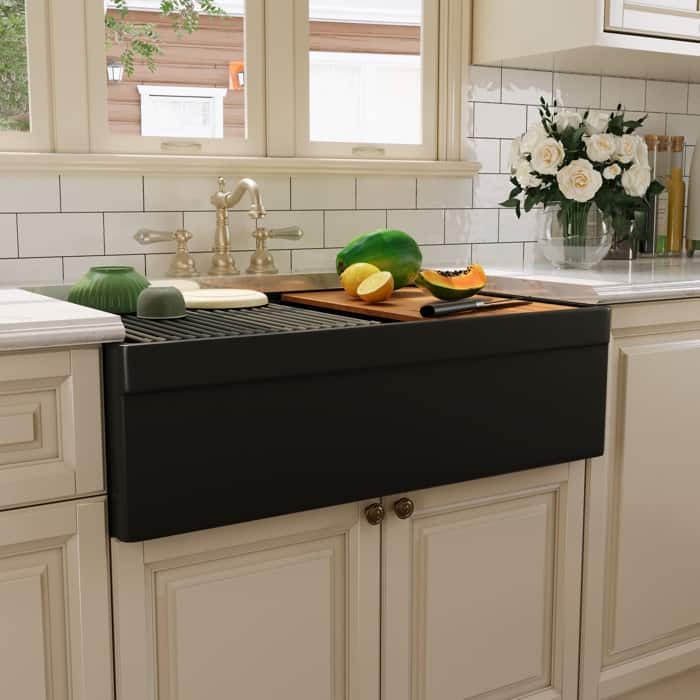 DeerValley 33"L X 20"W Double Bowl Workstation Farmhouse Kitchen Sink With Cutting Board And Dish-Drying Rack