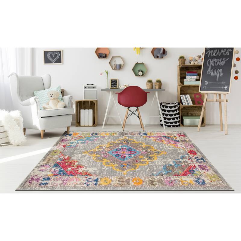 Noori Rug Sapphire Distressed Jerilyn Rug - 4'3" x 6'0" - Beige/Pink