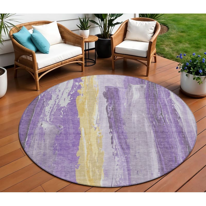 HomeRoots Abstract Transitional Rectangle Outdoor Rug - 8' Round
